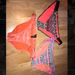 Size L swimsuit bottoms